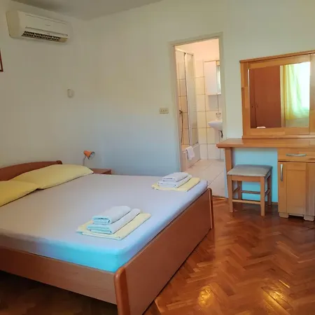 Rita Old Town Centre Χβαρ